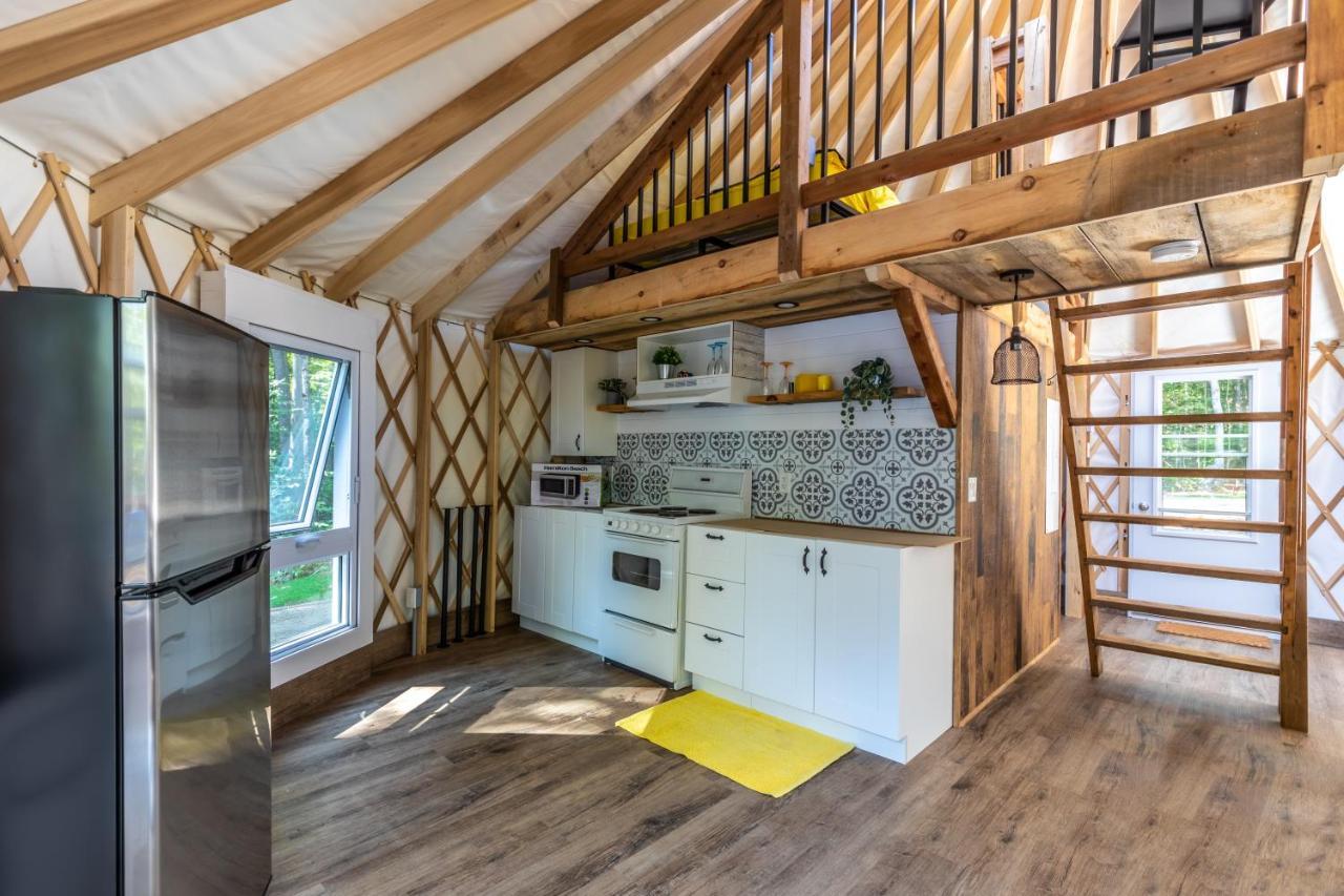 Yourtes Glamping Du Poisson Blanc Notre-Dame-du-Laus 外观 照片